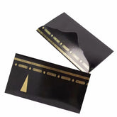 Zwarte geld kado enveloppen met gouden randen en geometrische ontwerpen voor kado’s